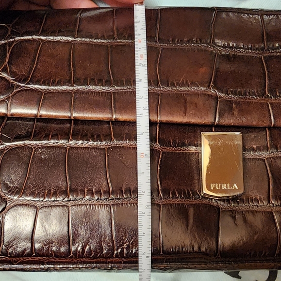 Furla alligator embossed leather shoulder bag - Picture 6 of 8